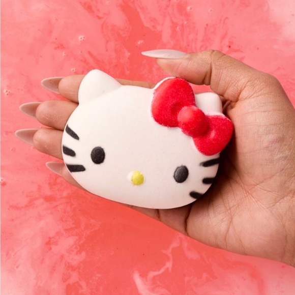 Lush Other - LUSH x HELLO KITTY bathbomb